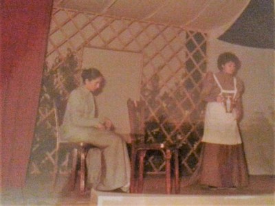 Otro momento de la representación de Doña Rosita la soltera del 14 de mayo de 1982