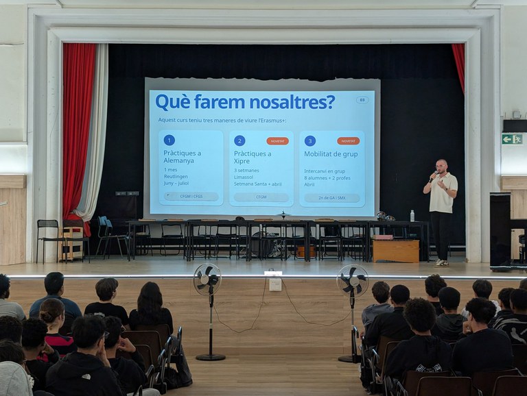 El coordinador Erasmus+ presenta les tres maneres de viure l'Erasmus+ aquest curs