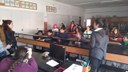 Alumnes de l'Escola Santa Coloma al laboratori de ciències del Puig